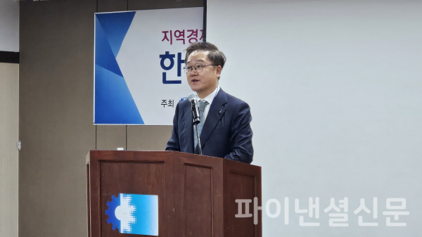 강석훈 산업은행 회장은 지난달 18일 부산상공회의소에서 '동남권 지역경제 발전과 한국산업은행의 역할'을 주제로 발표했다. /사진=연합뉴스